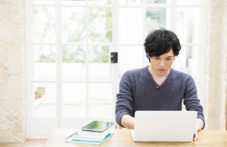 Web適性検査　男性　写真