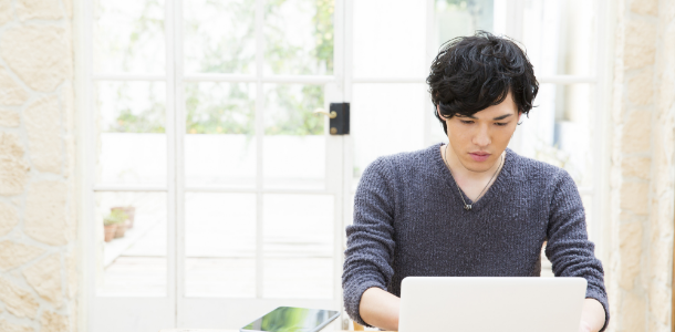 Web適性検査　男性　写真